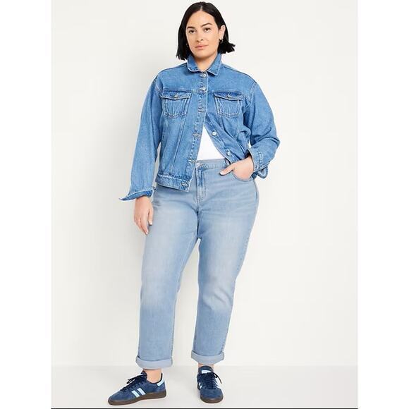 Old Navy Mid-Rise Wow Boyfriend Straight Jeans Light Wash, Size 12 - Picture 1 of 9